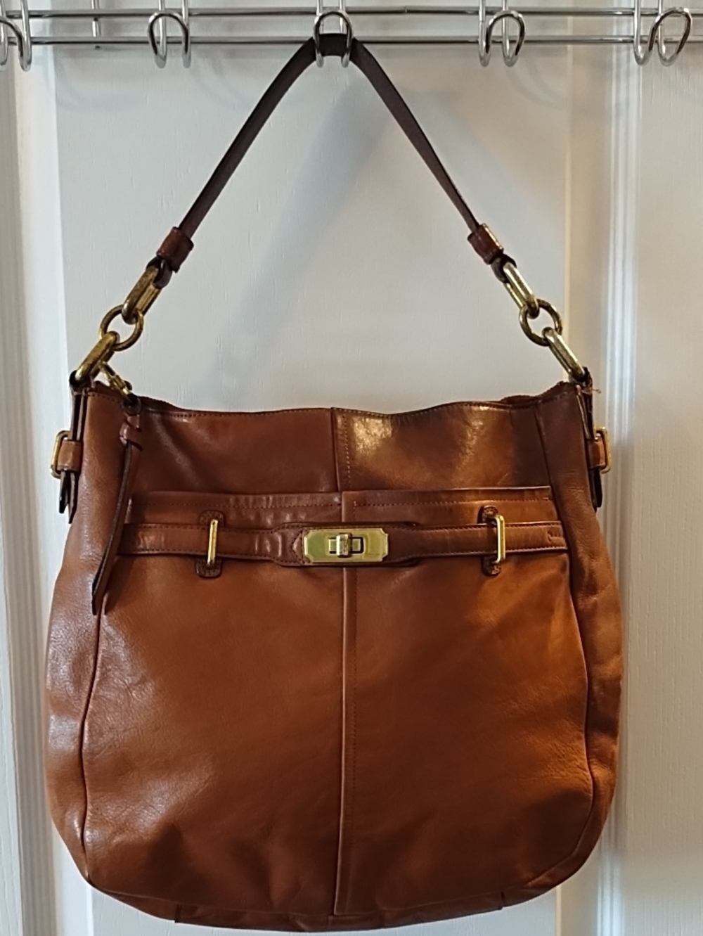 Coach Chelsea Ashlyn Hobo Shoulder Bag Smooth Leather Front Turn-lock Brown Gold